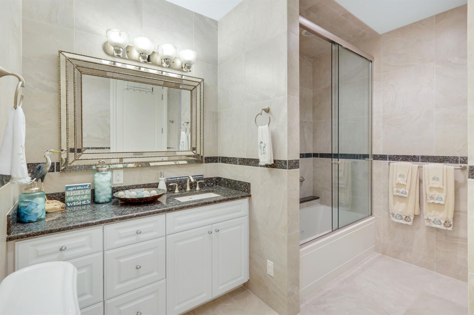 N6140444 Property Photo