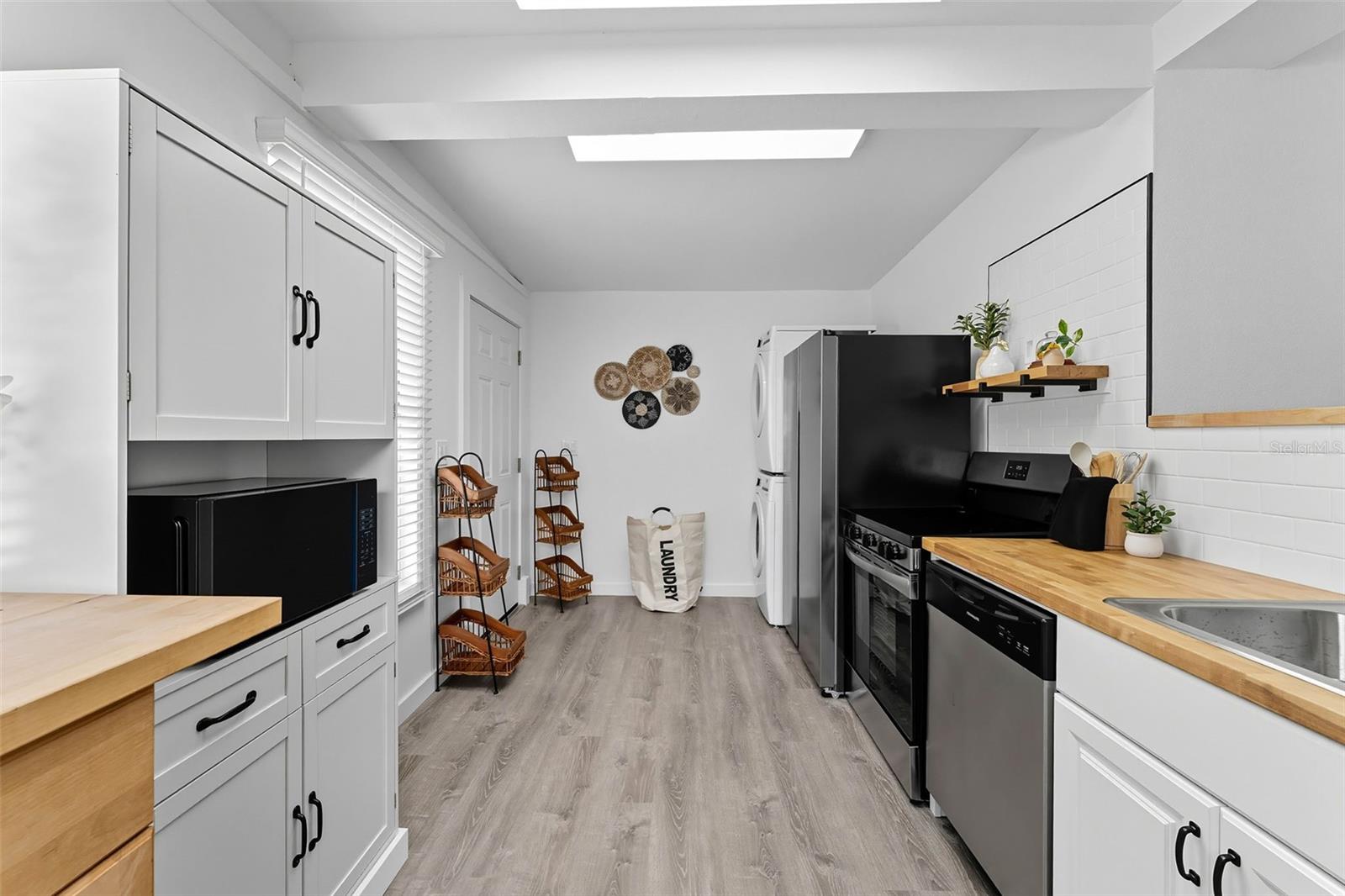 6470 64TH AVE N, PINELLAS PARK, FL, 33781