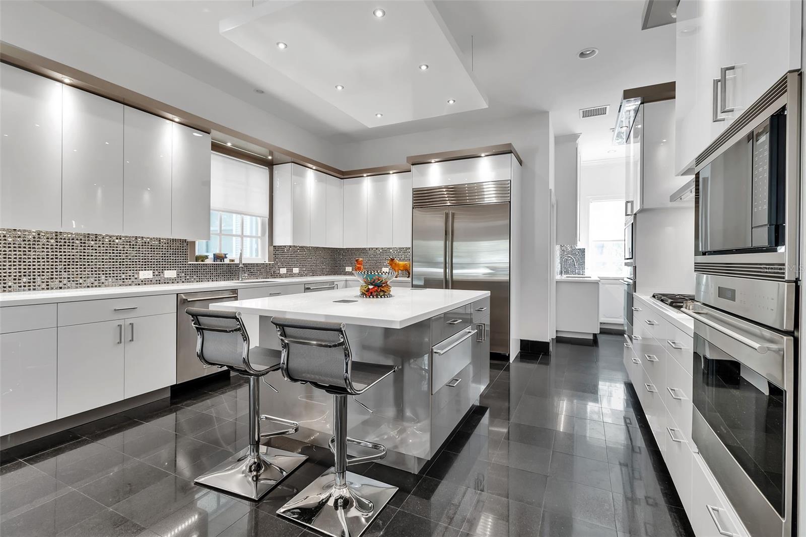 A4664424 Property Photo