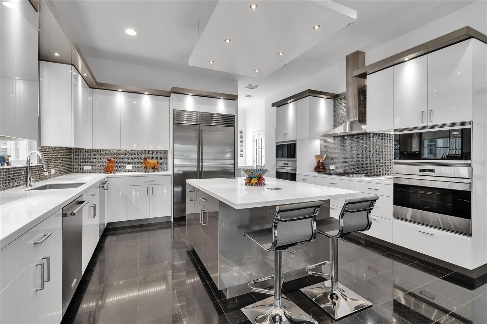 A4664424 Property Photo