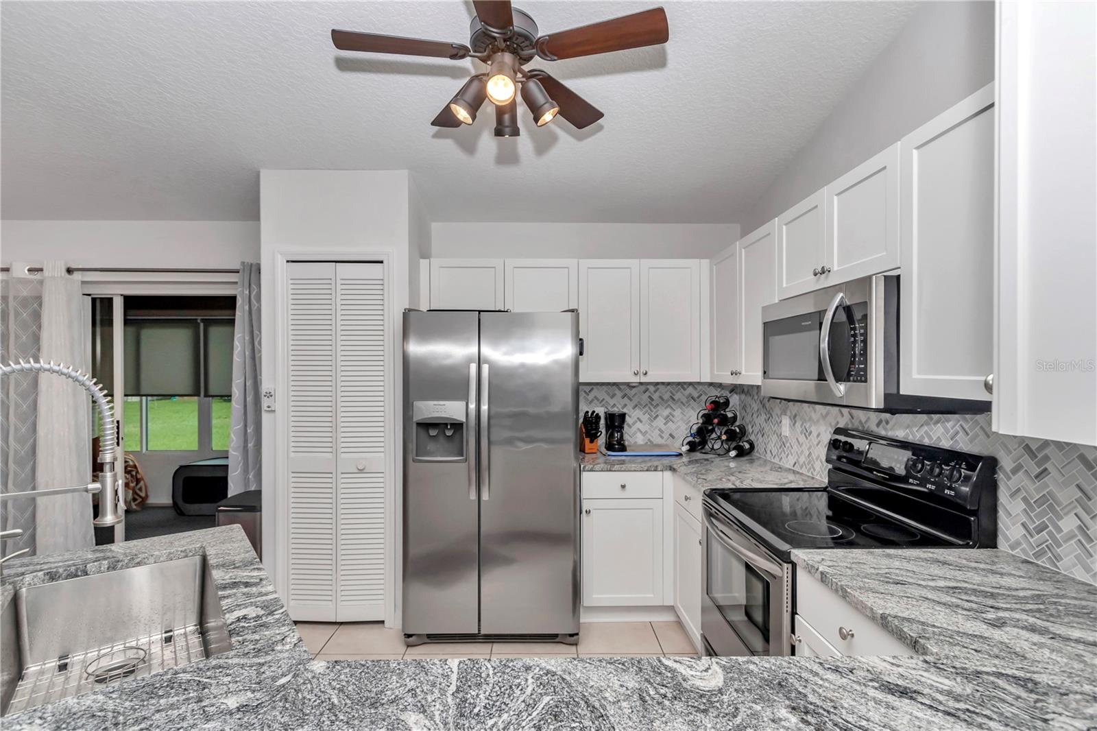 5556 GROVE MNR, LADY LAKE, FL, 32159