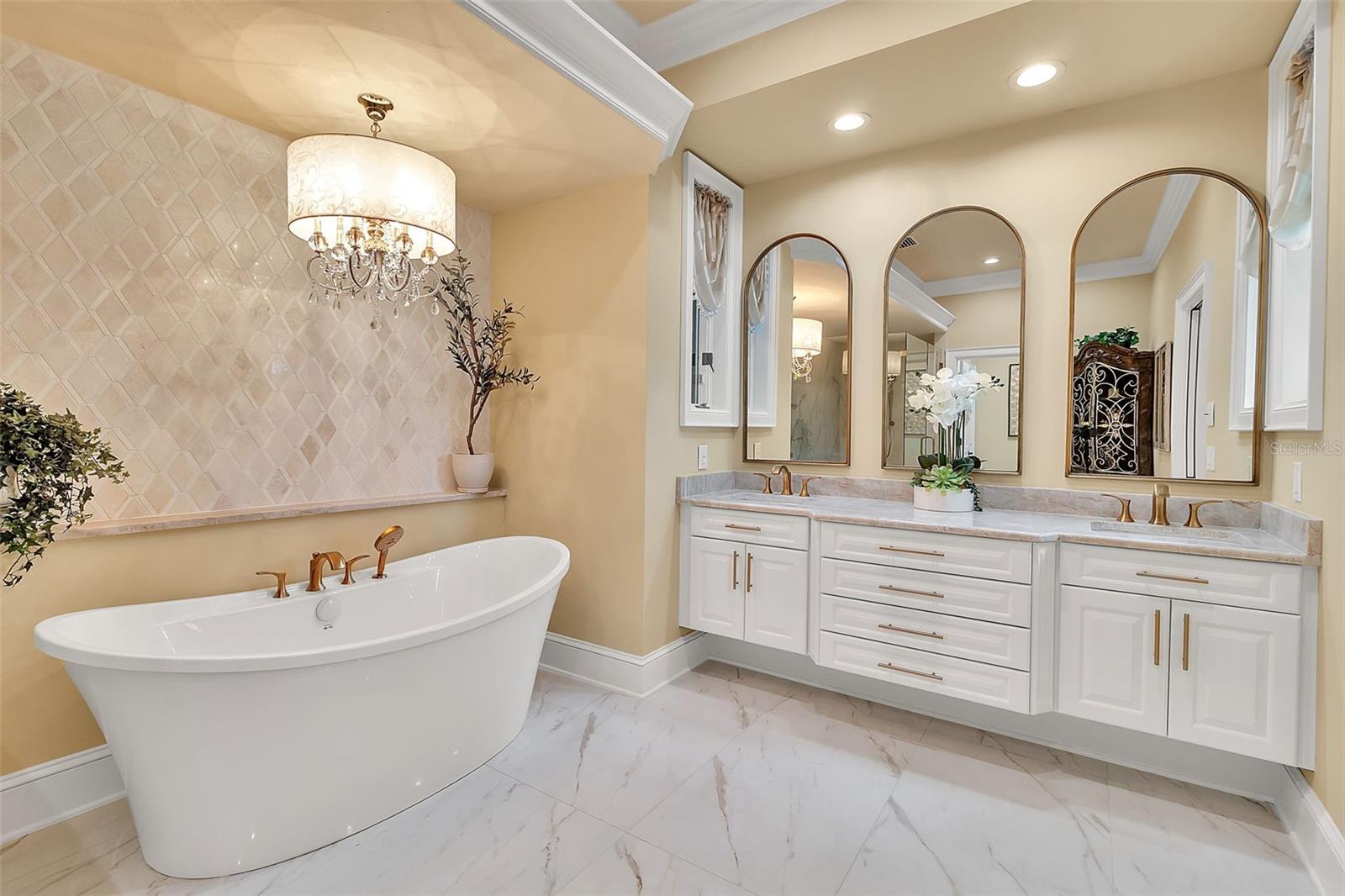 A4664436 Property Photo