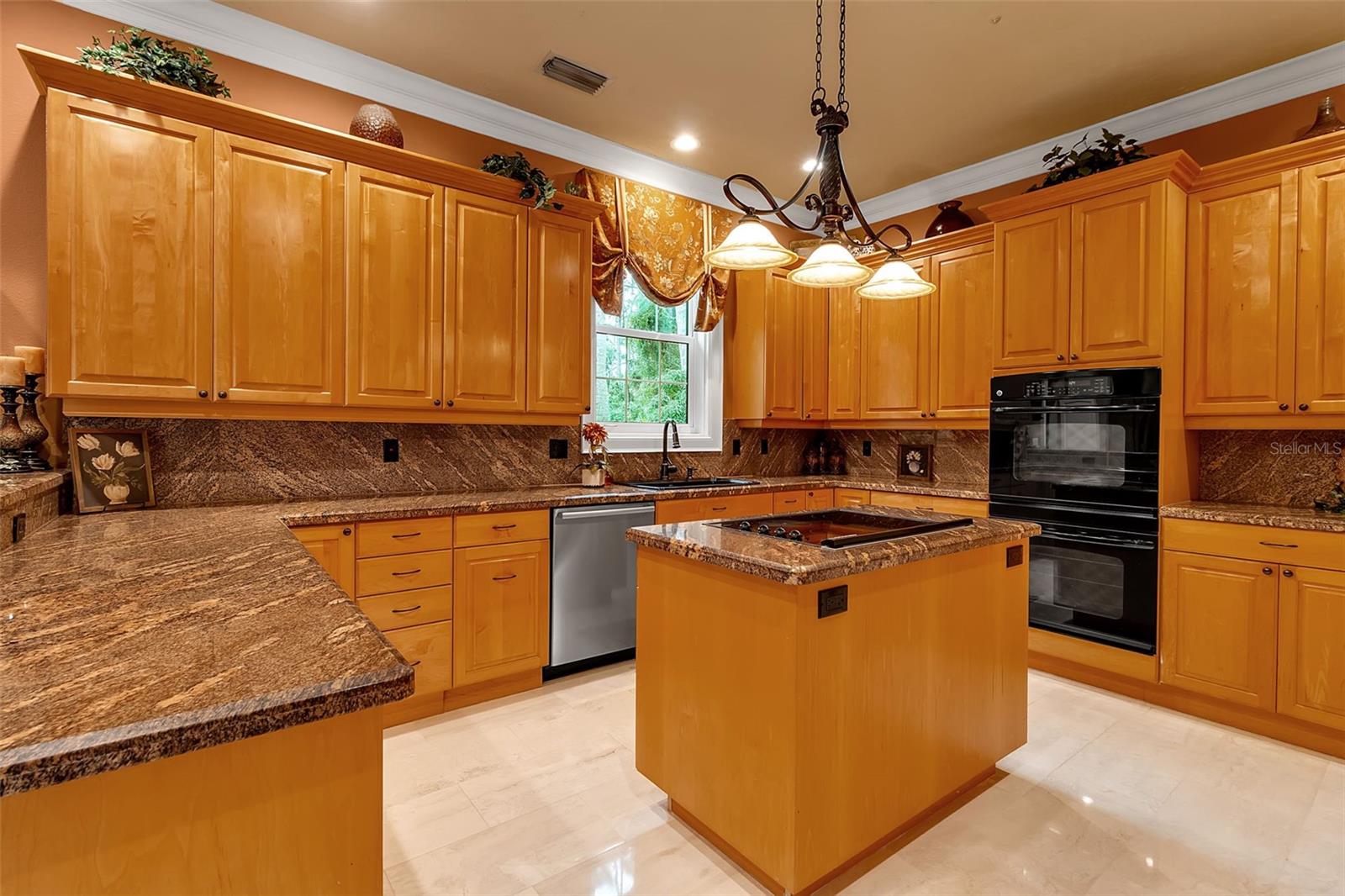 A4664436 Property Photo