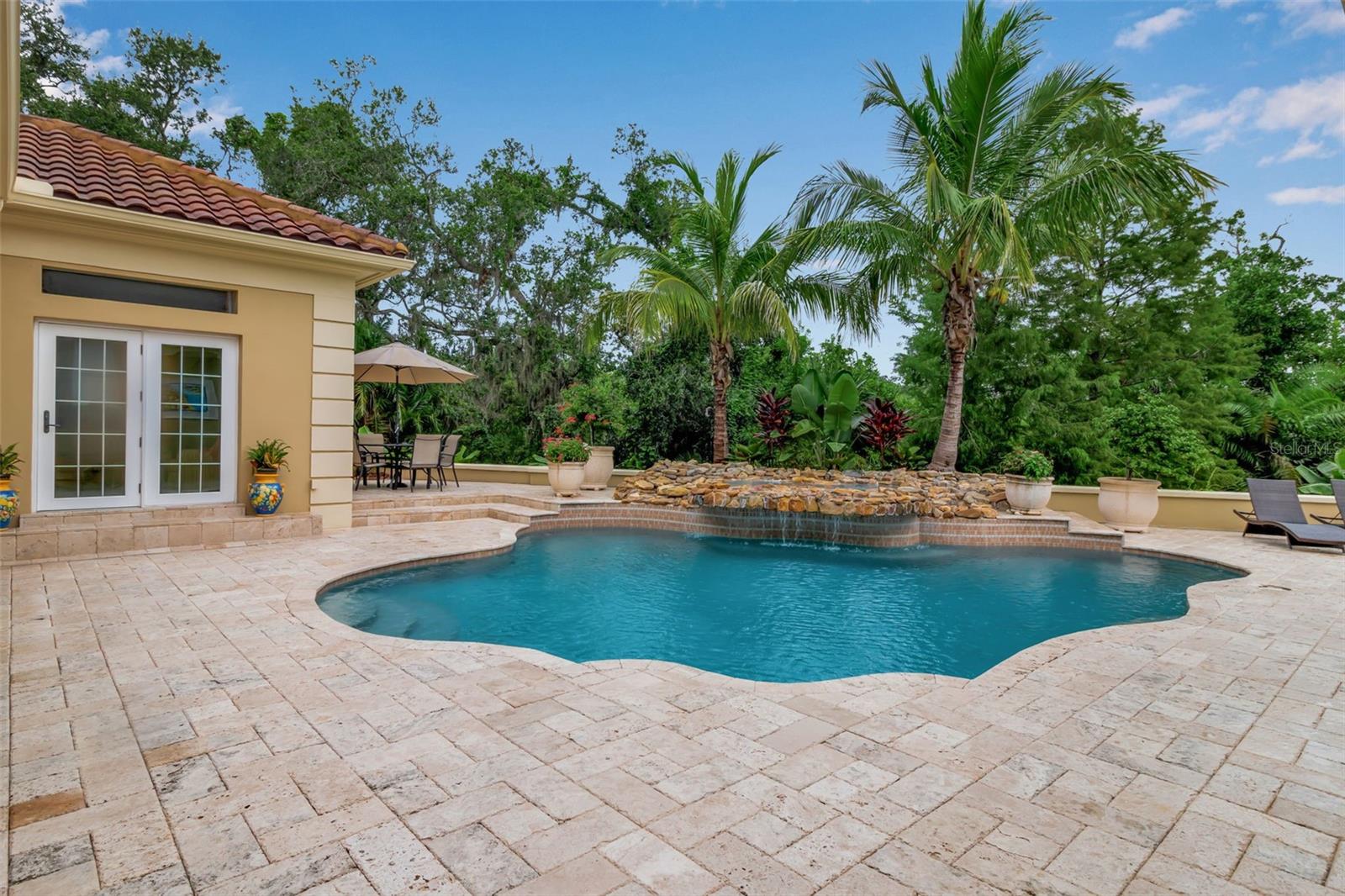 A4664436 Property Photo