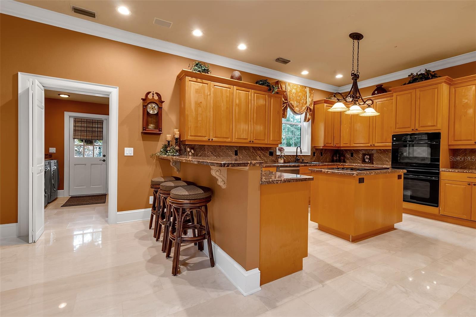 A4664436 Property Photo
