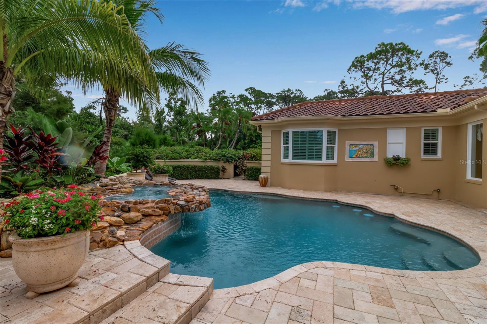A4664436 Property Photo