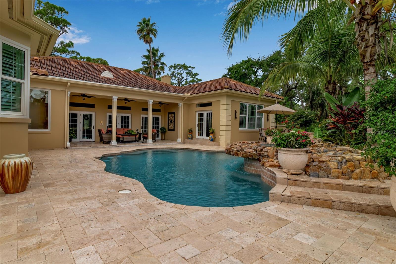 A4664436 Property Photo