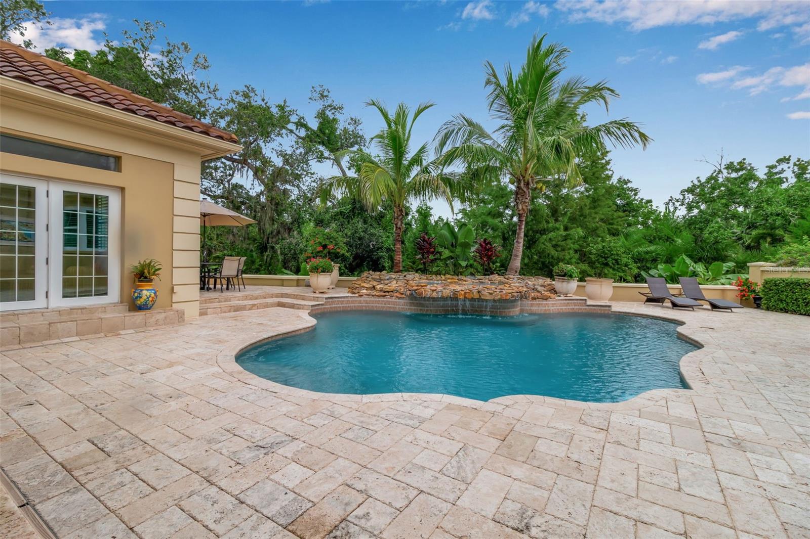 A4664436 Property Photo