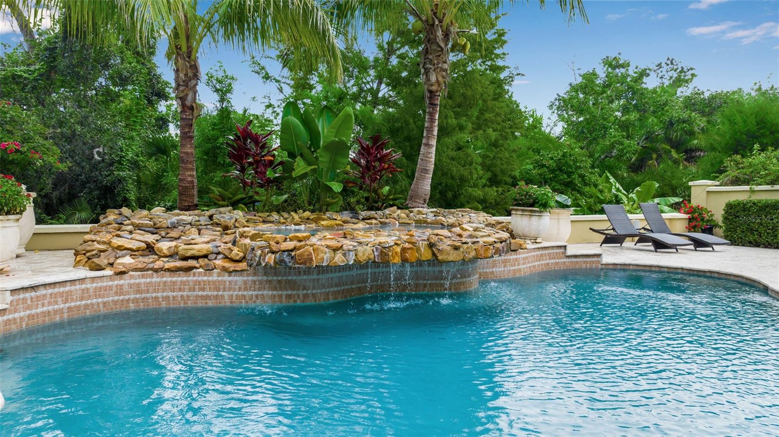 A4664436 Property Photo