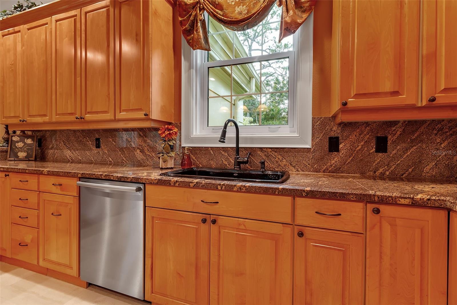 A4664436 Property Photo