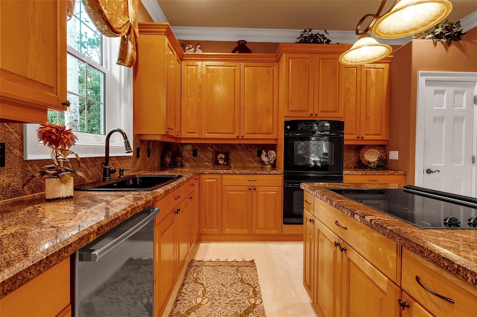 A4664436 Property Photo