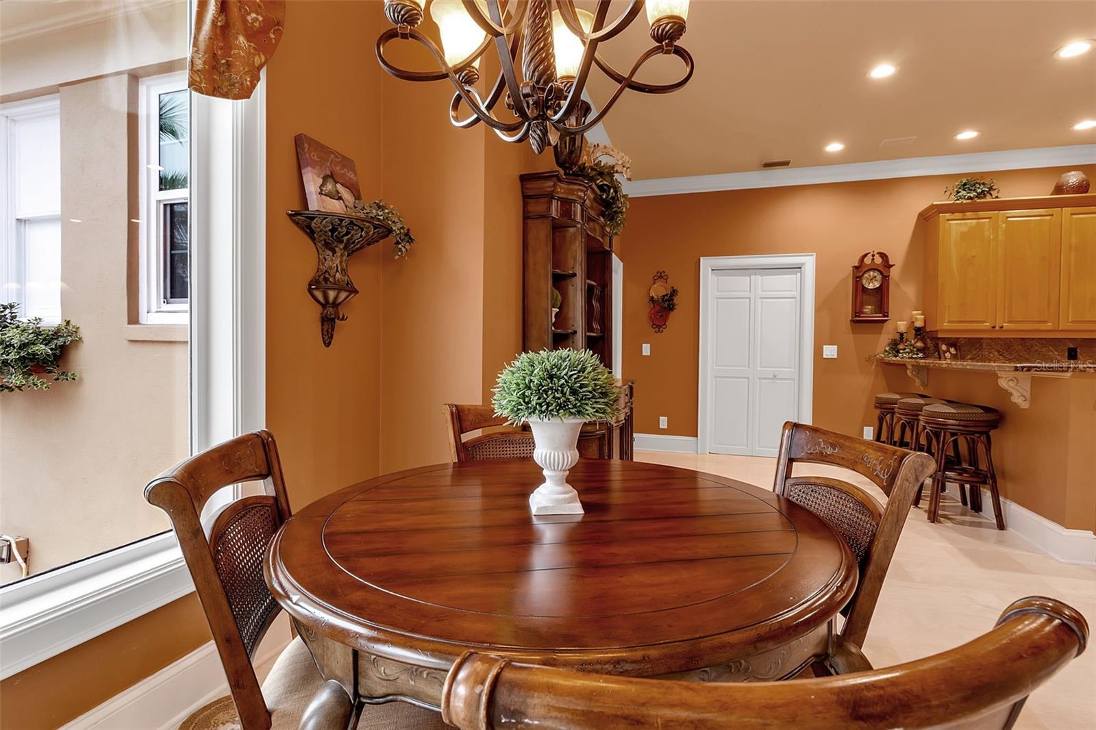 A4664436 Property Photo