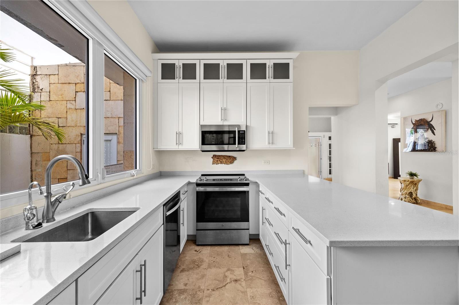 PR9115939 Property Photo