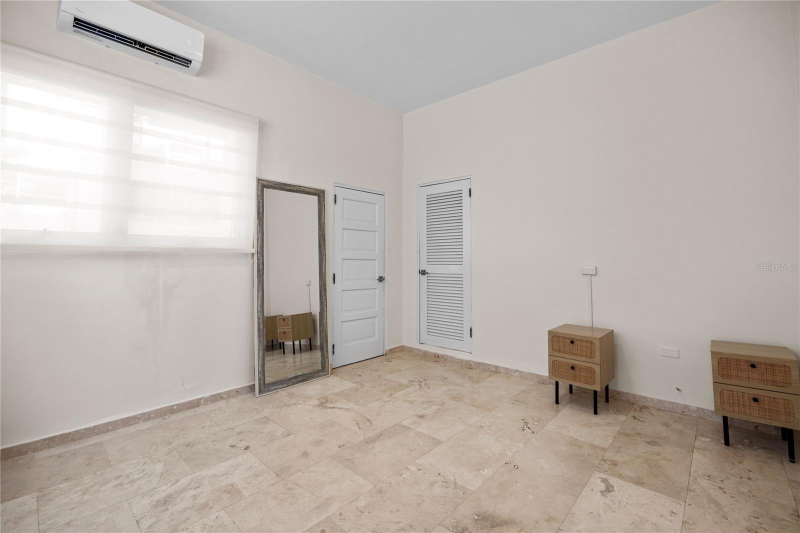 PR9115939 Property Photo