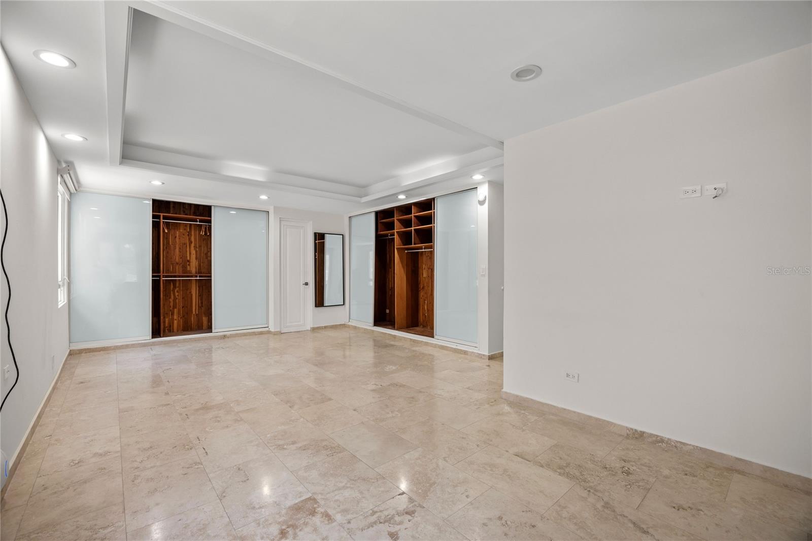 PR9115939 Property Photo