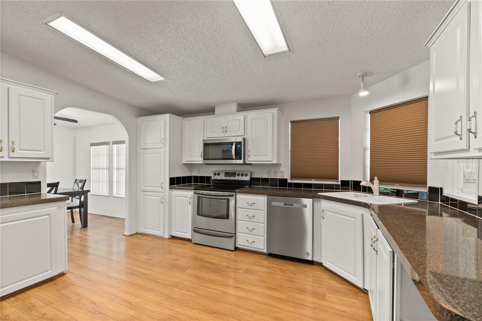 35247 HARBOR SHORES RD, LEESBURG, FL, 34788