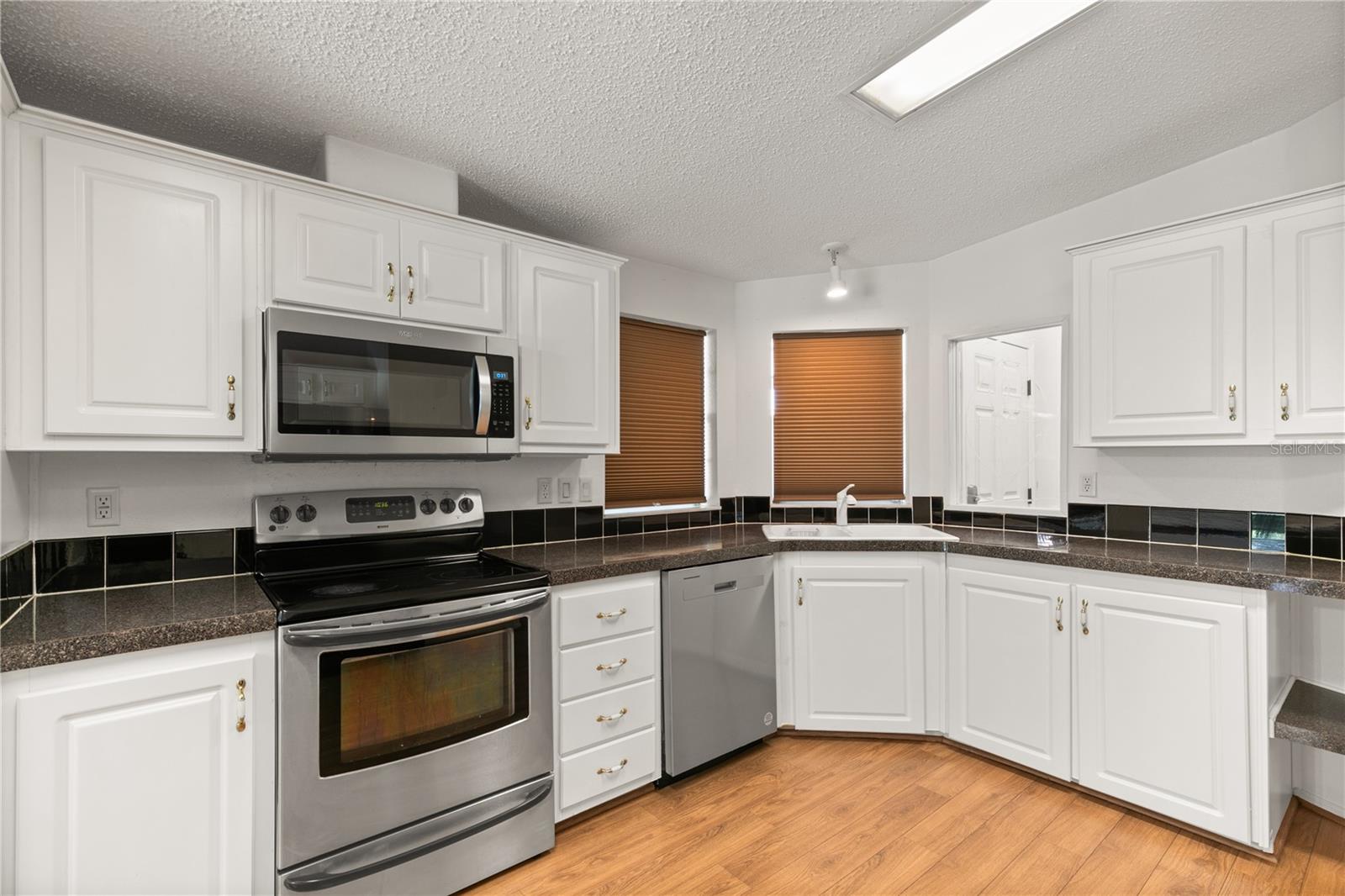 35247 HARBOR SHORES RD, LEESBURG, FL, 34788