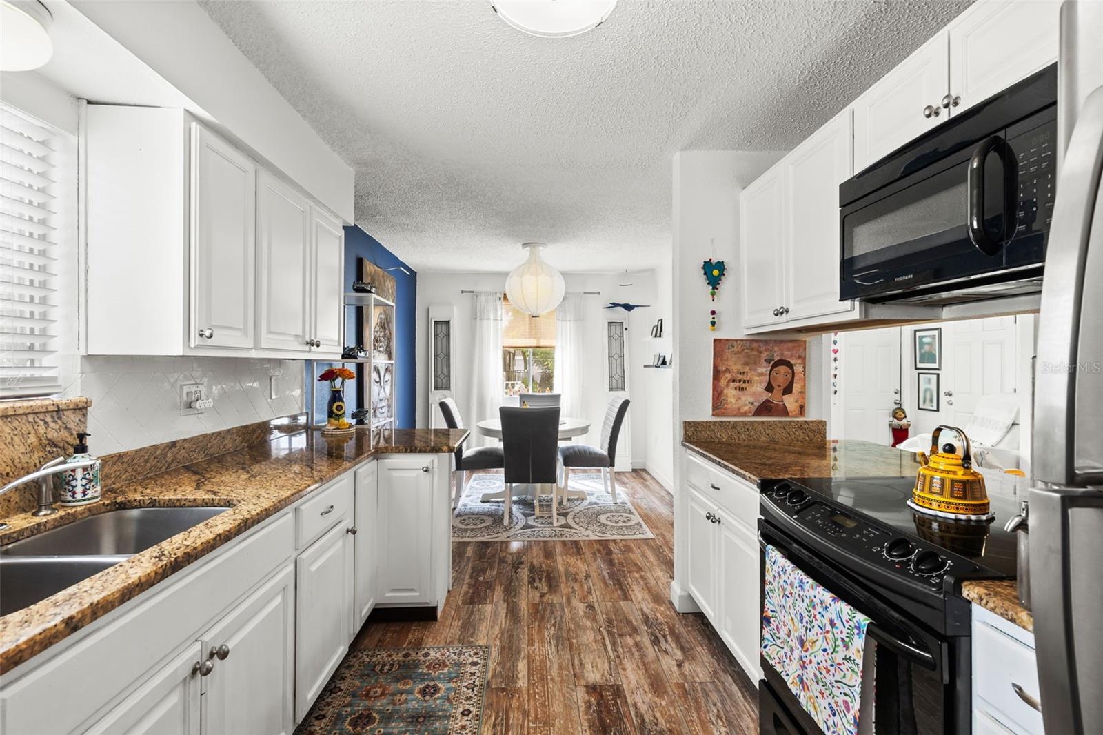 TB8425603 Property Photo