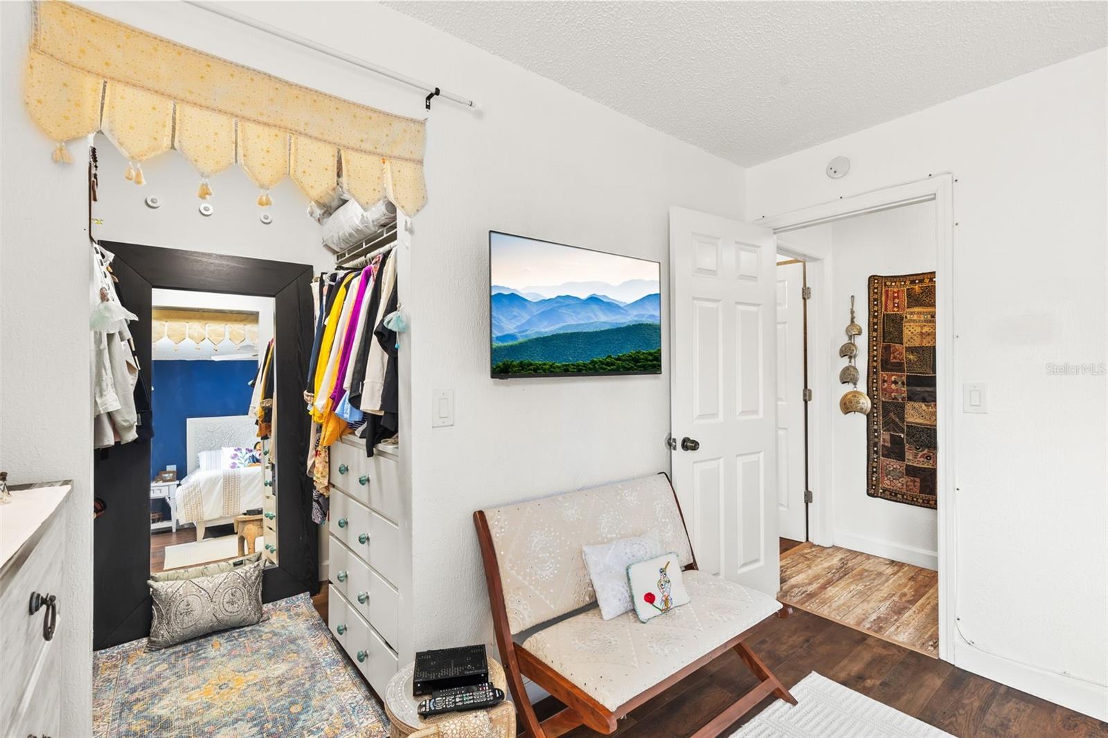 TB8425603 Property Photo