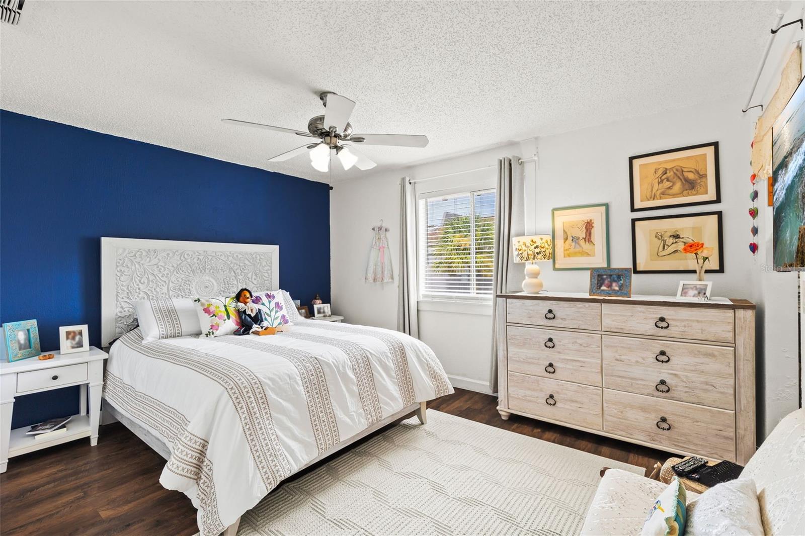 TB8425603 Property Photo