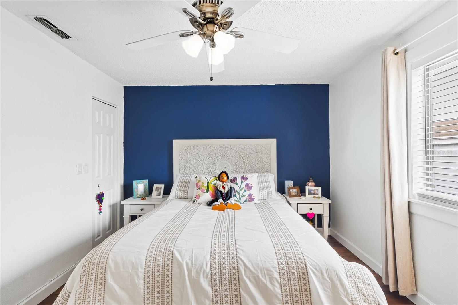 TB8425603 Property Photo