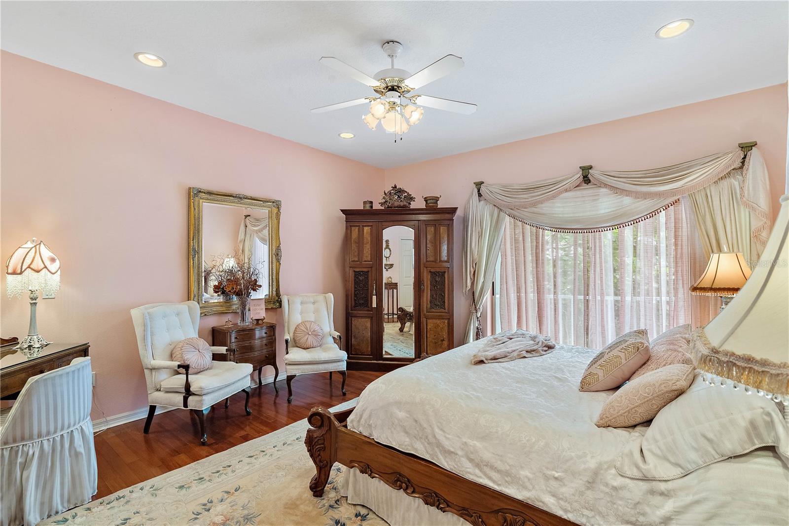 608 COLUMBUS DR, ST PETERSBURG, FL, 33715