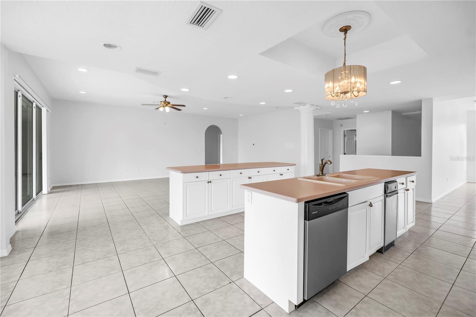 608 COLUMBUS DR, TIERRA VERDE, FL, 33715