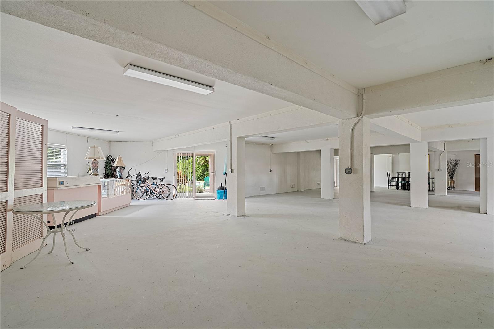 608 COLUMBUS DR, ST PETERSBURG, FL, 33715