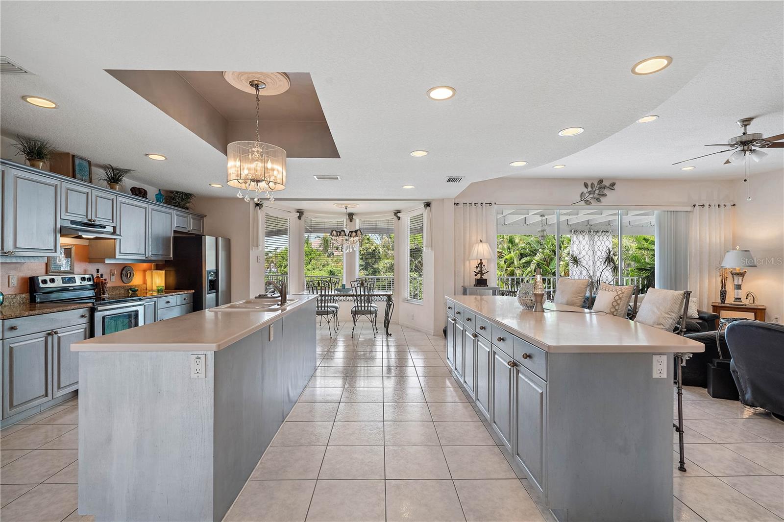 608 COLUMBUS DR, ST PETERSBURG, FL, 33715