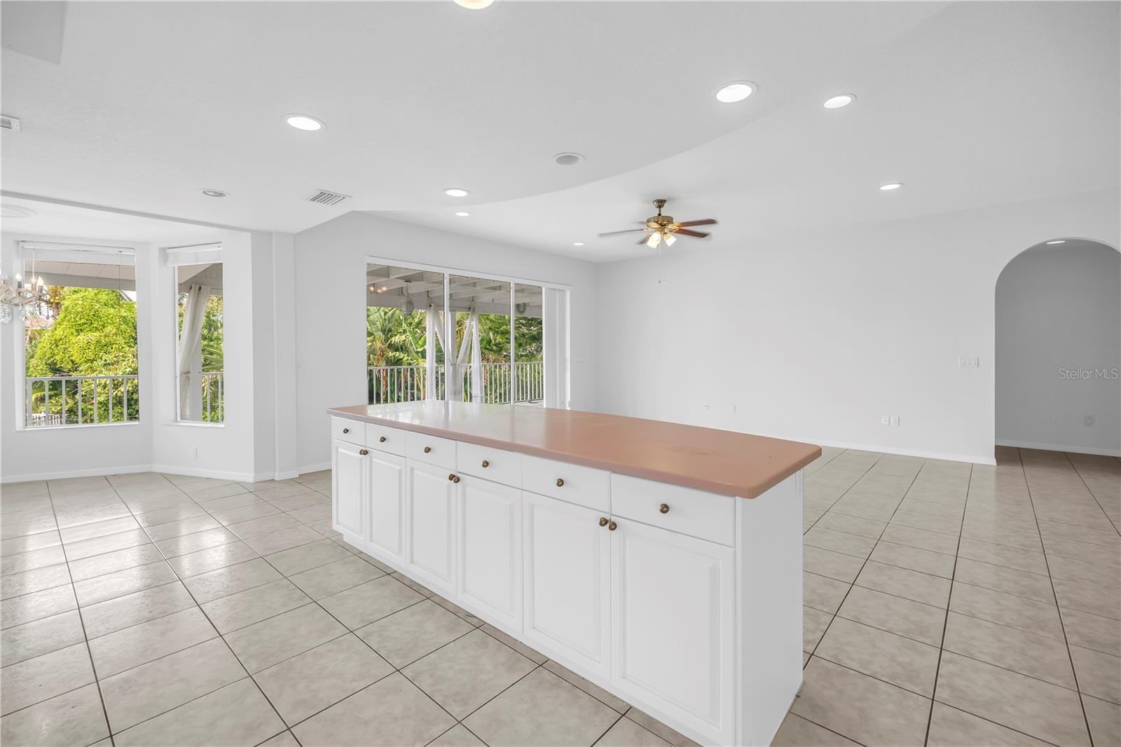 608 COLUMBUS DR, TIERRA VERDE, FL, 33715