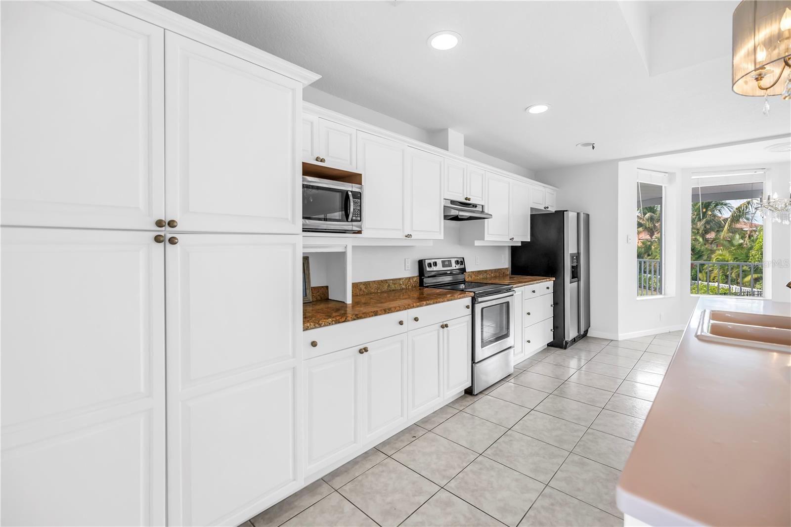 608 COLUMBUS DR, TIERRA VERDE, FL, 33715