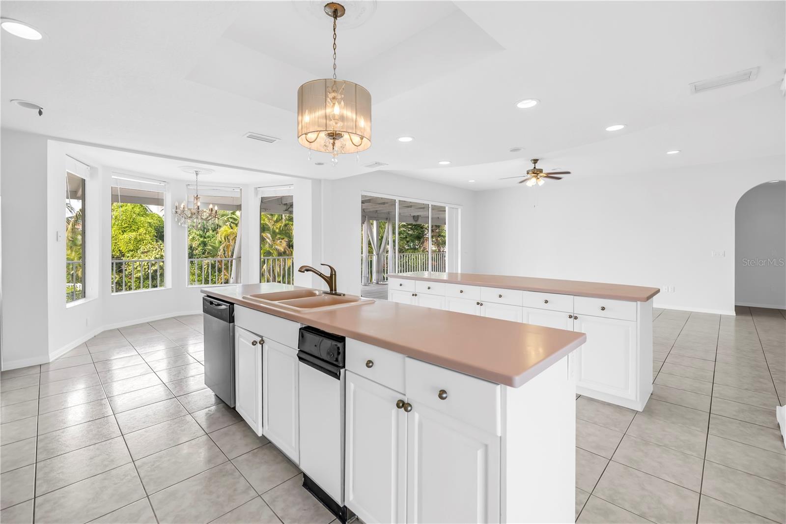 608 COLUMBUS DR, TIERRA VERDE, FL, 33715