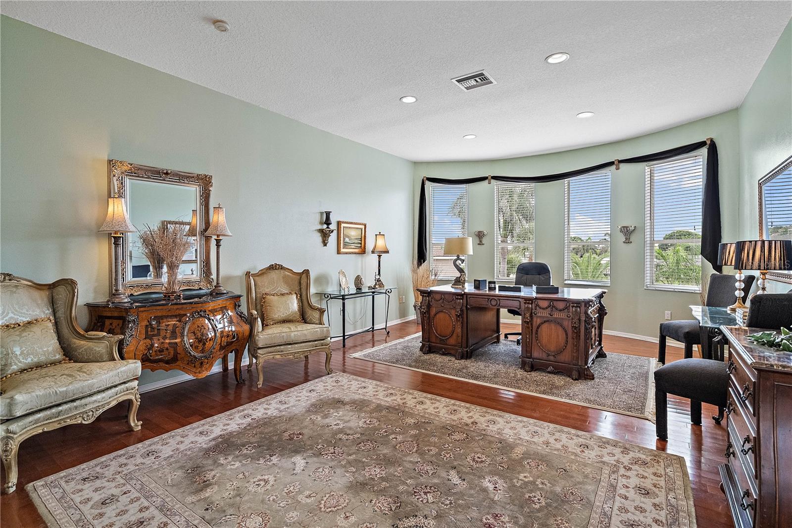 608 COLUMBUS DR, ST PETERSBURG, FL, 33715