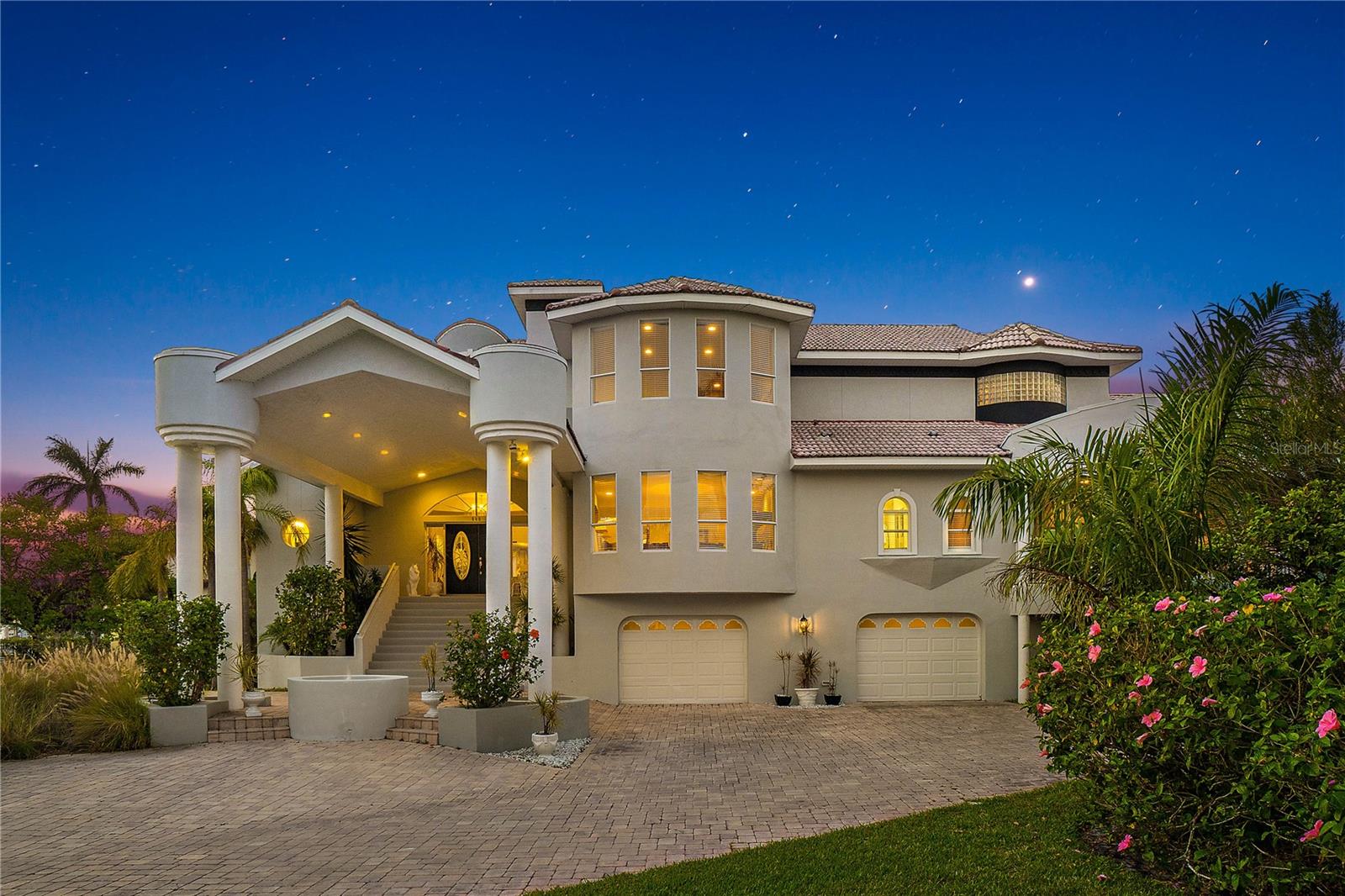 608 COLUMBUS DR, ST PETERSBURG, FL, 33715