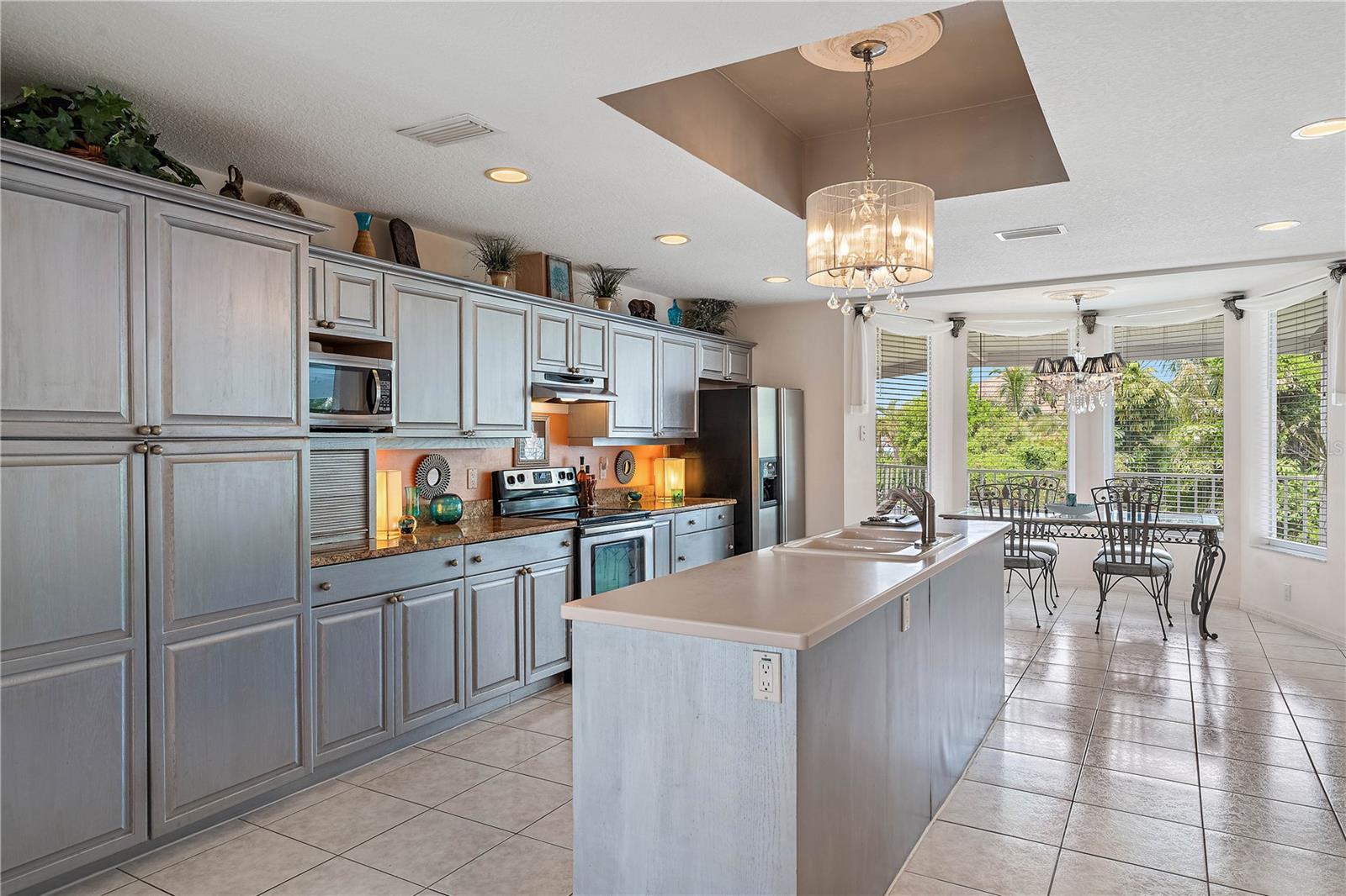 608 COLUMBUS DR, ST PETERSBURG, FL, 33715