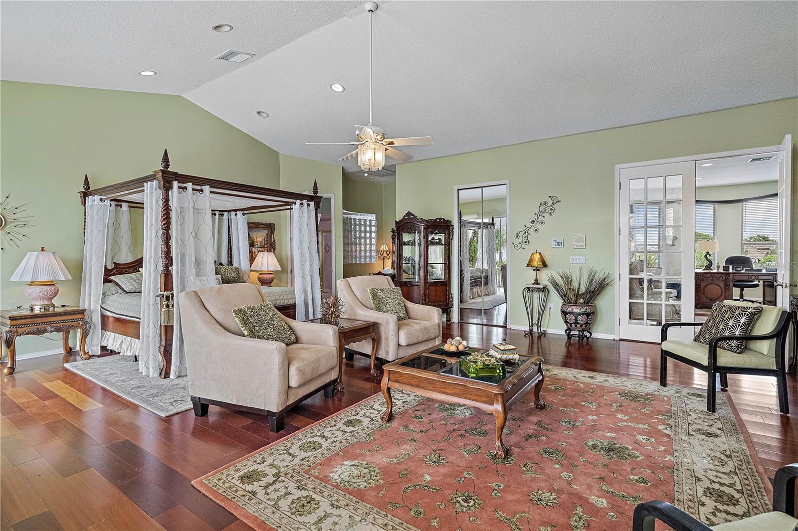 608 COLUMBUS DR, ST PETERSBURG, FL, 33715