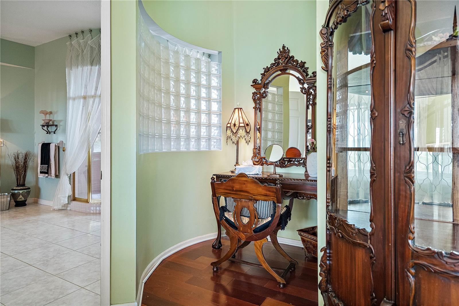 608 COLUMBUS DR, ST PETERSBURG, FL, 33715