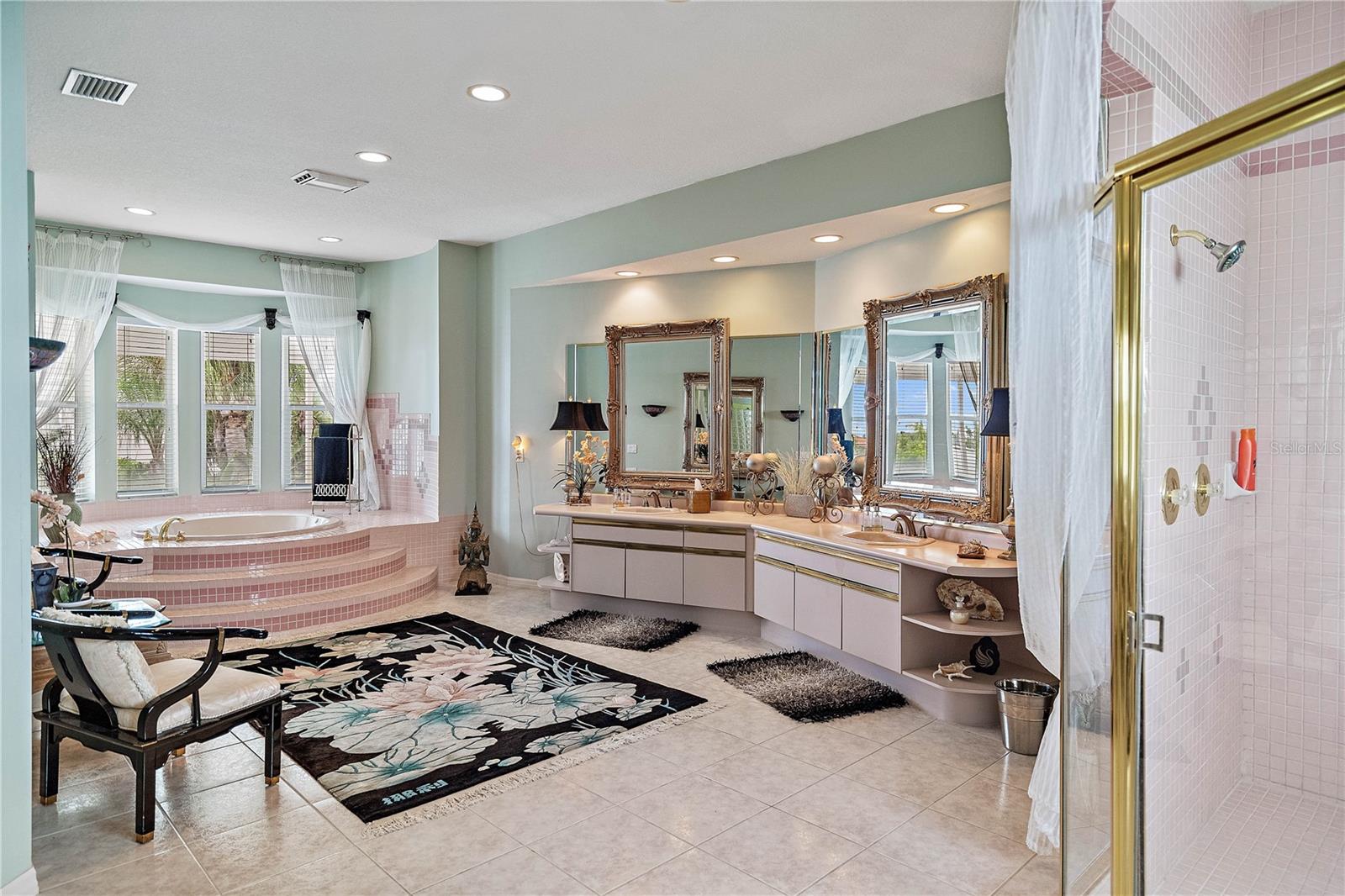 608 COLUMBUS DR, ST PETERSBURG, FL, 33715