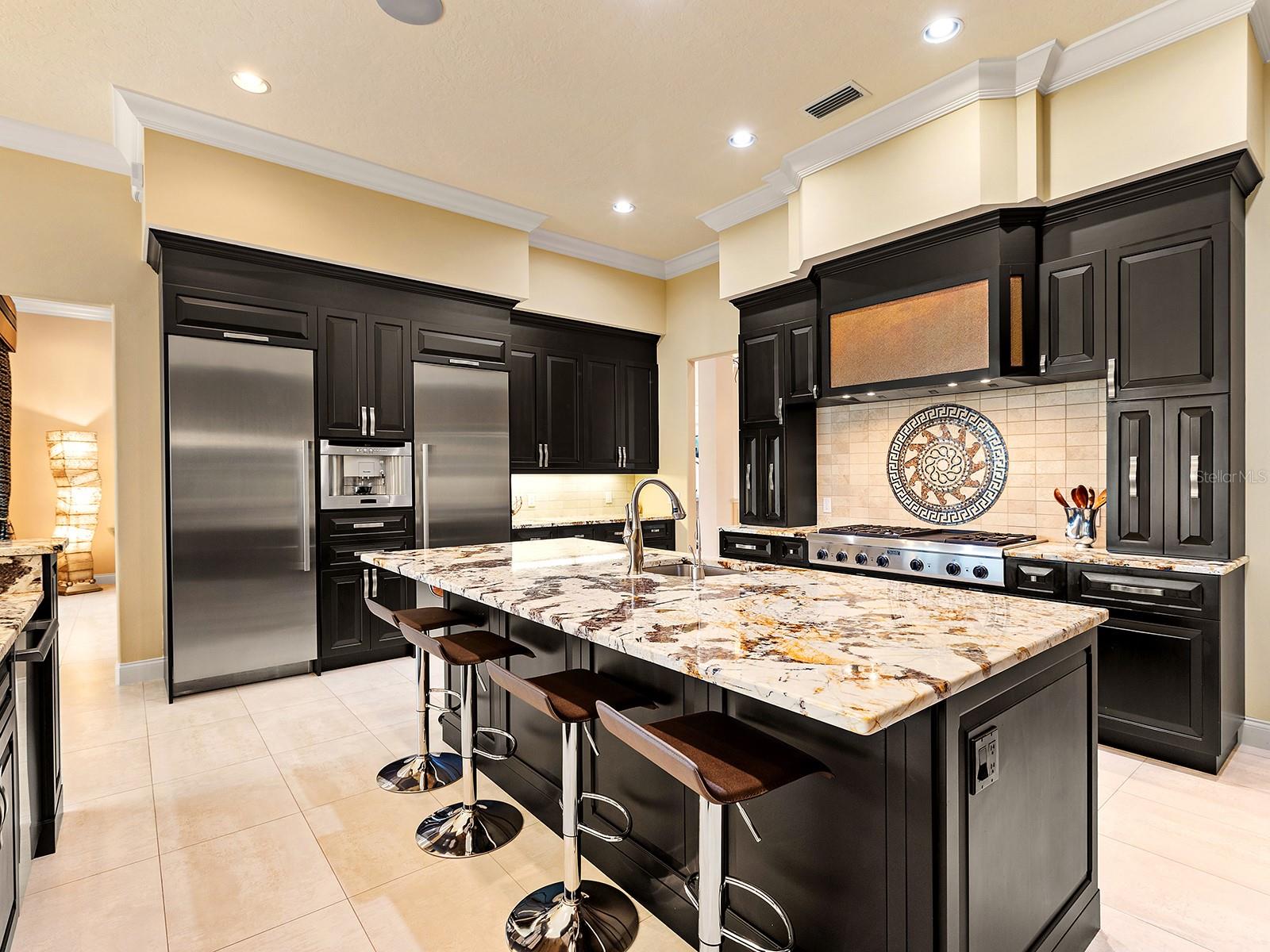 A4664465 Property Photo