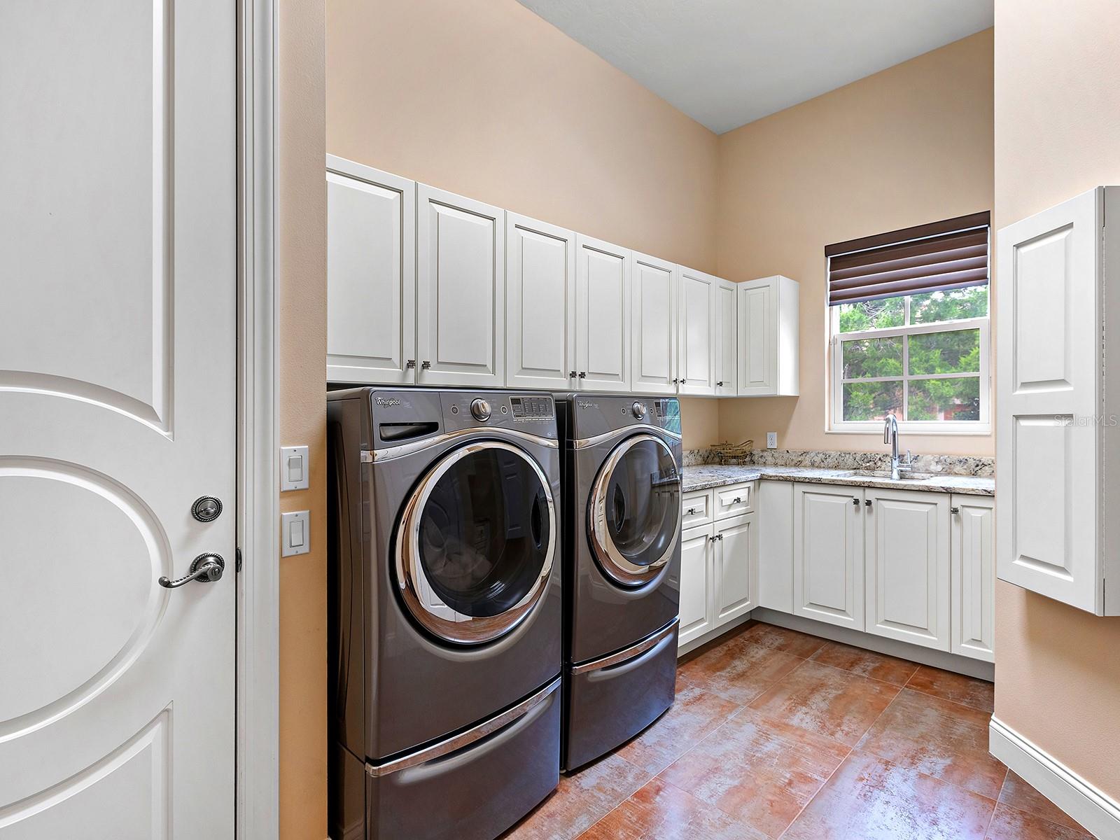 A4664465 Property Photo