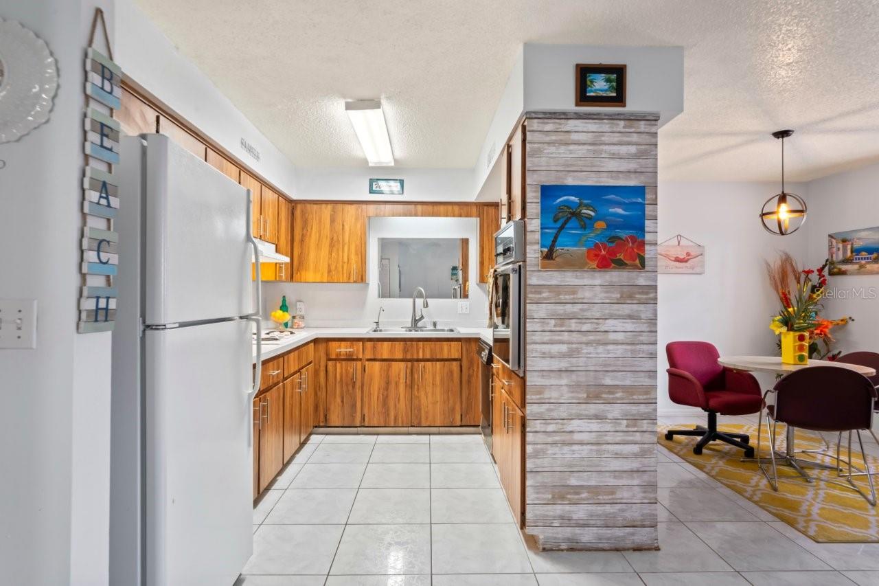 W7878816 Property Photo