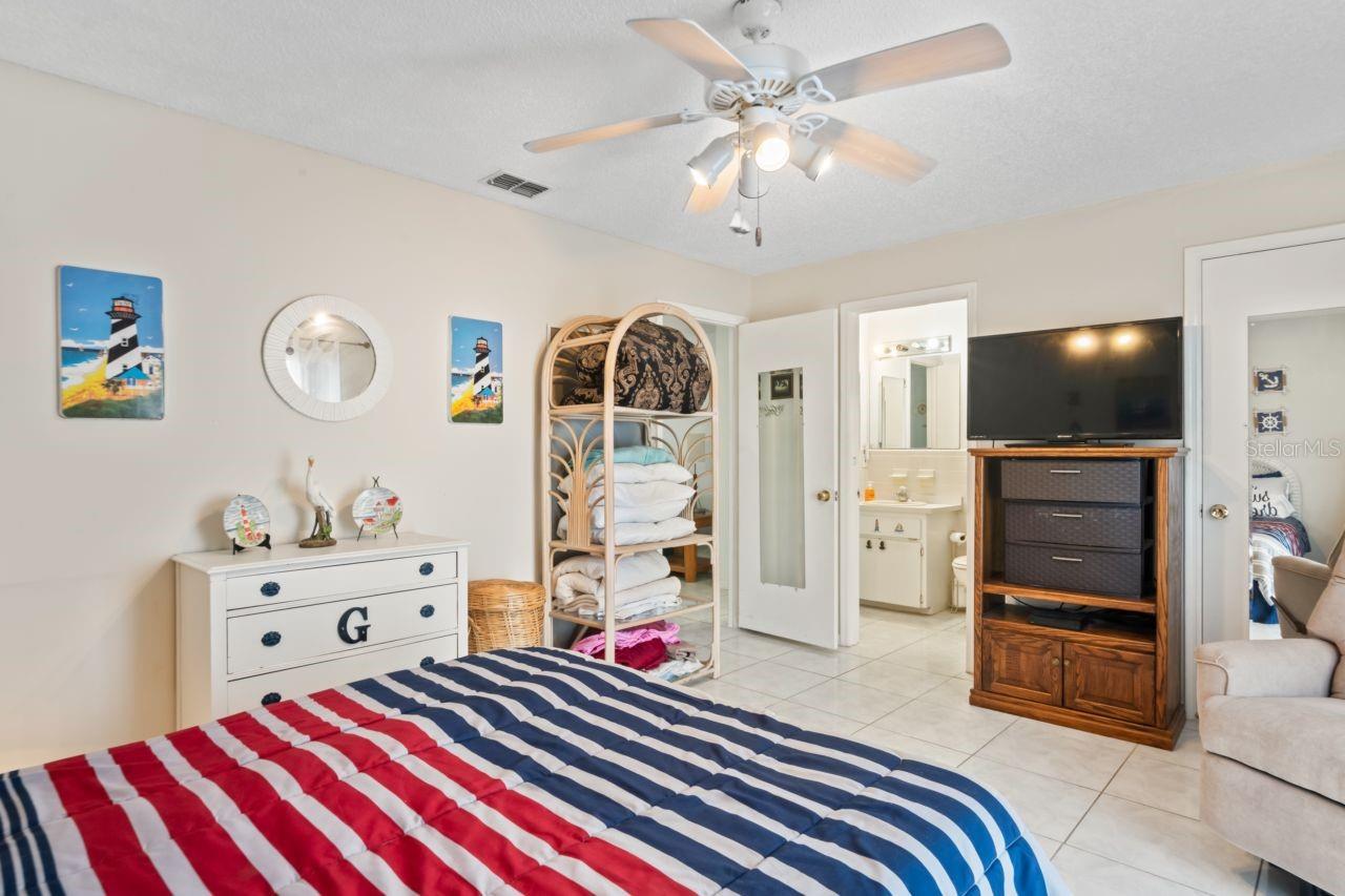 W7878816 Property Photo