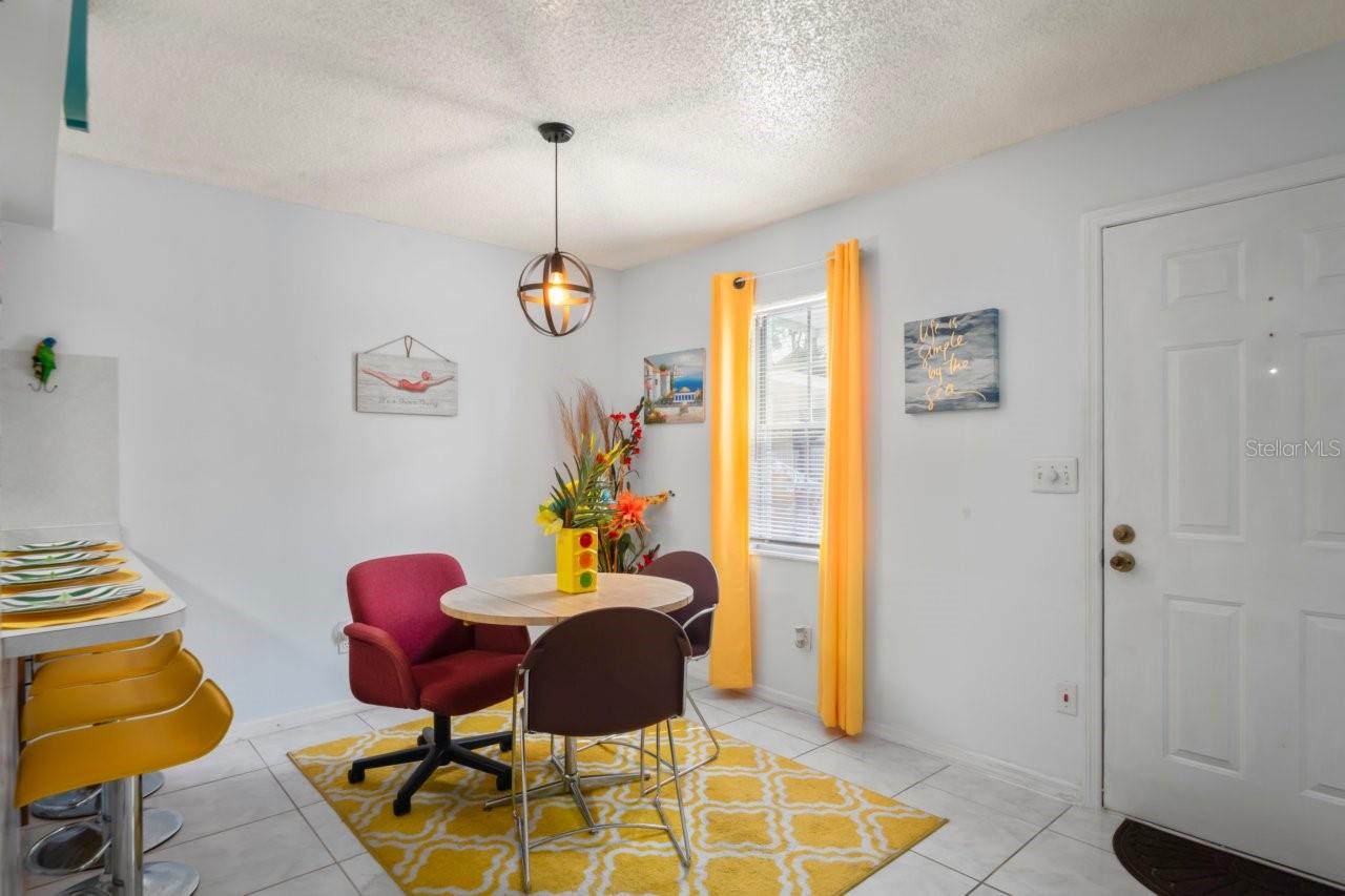 W7878816 Property Photo