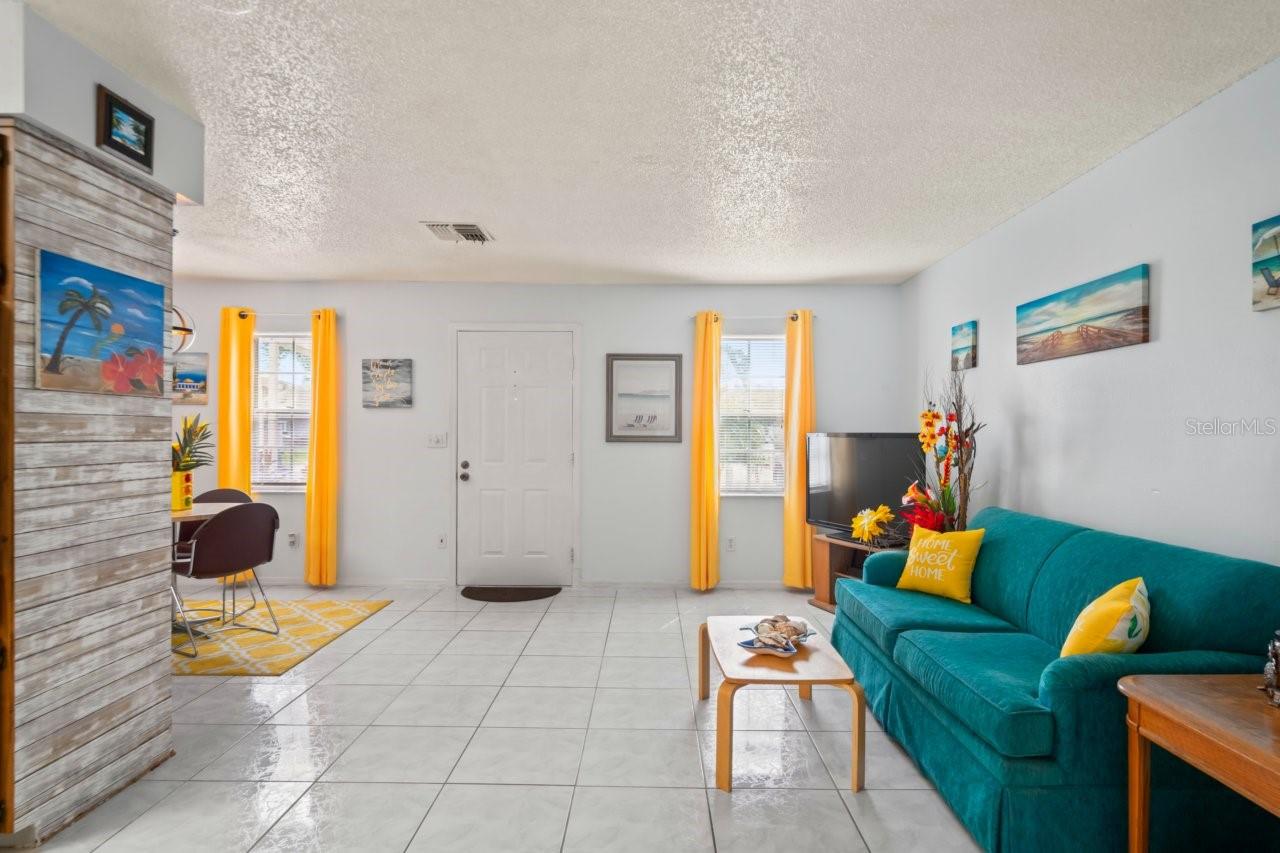 W7878816 Property Photo