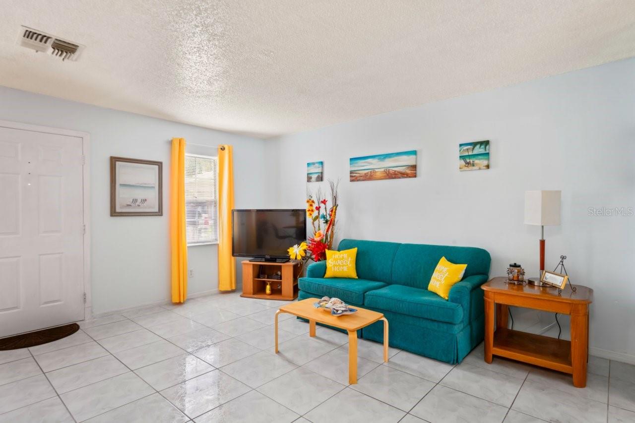 W7878816 Property Photo