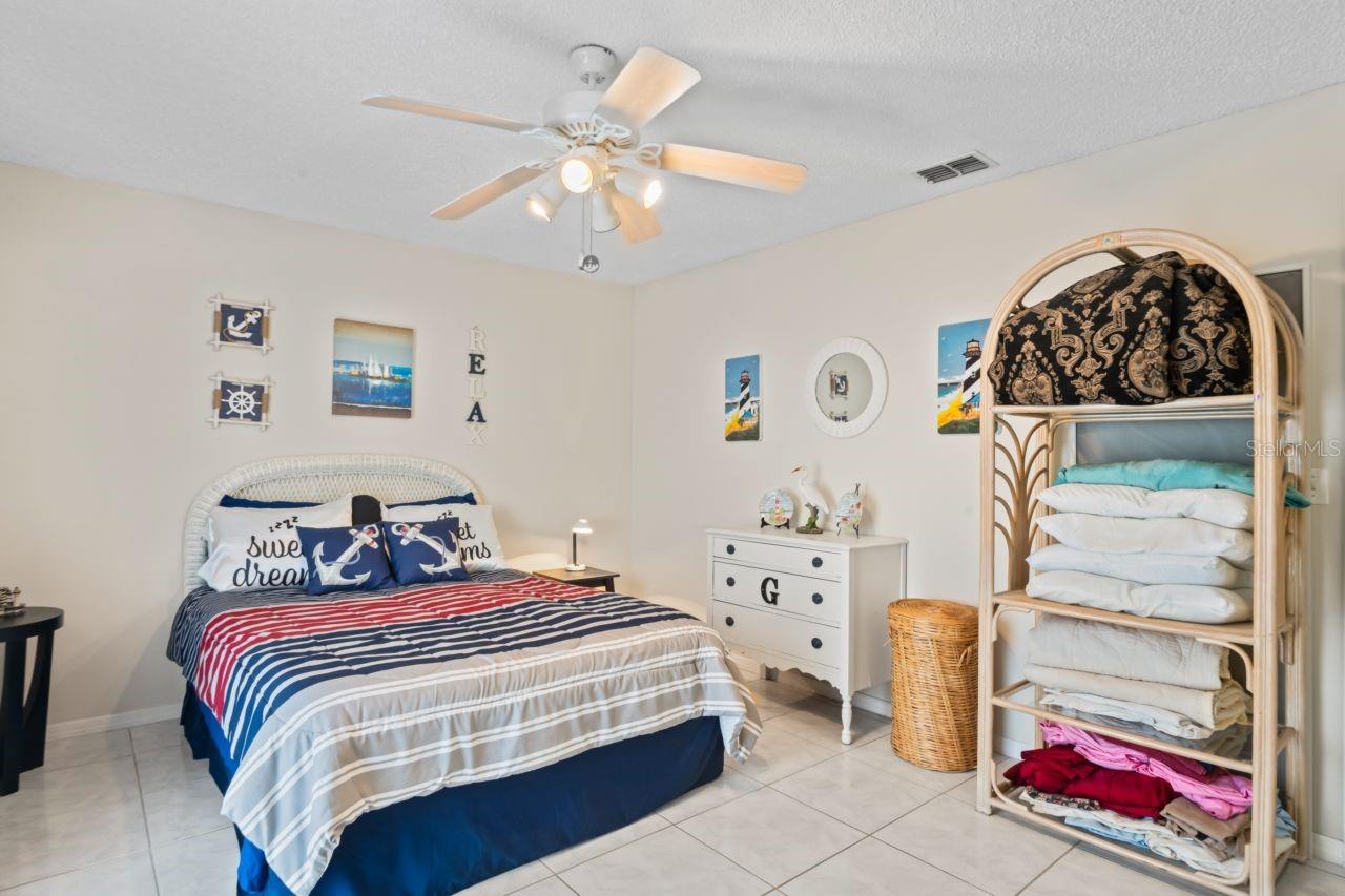 W7878816 Property Photo