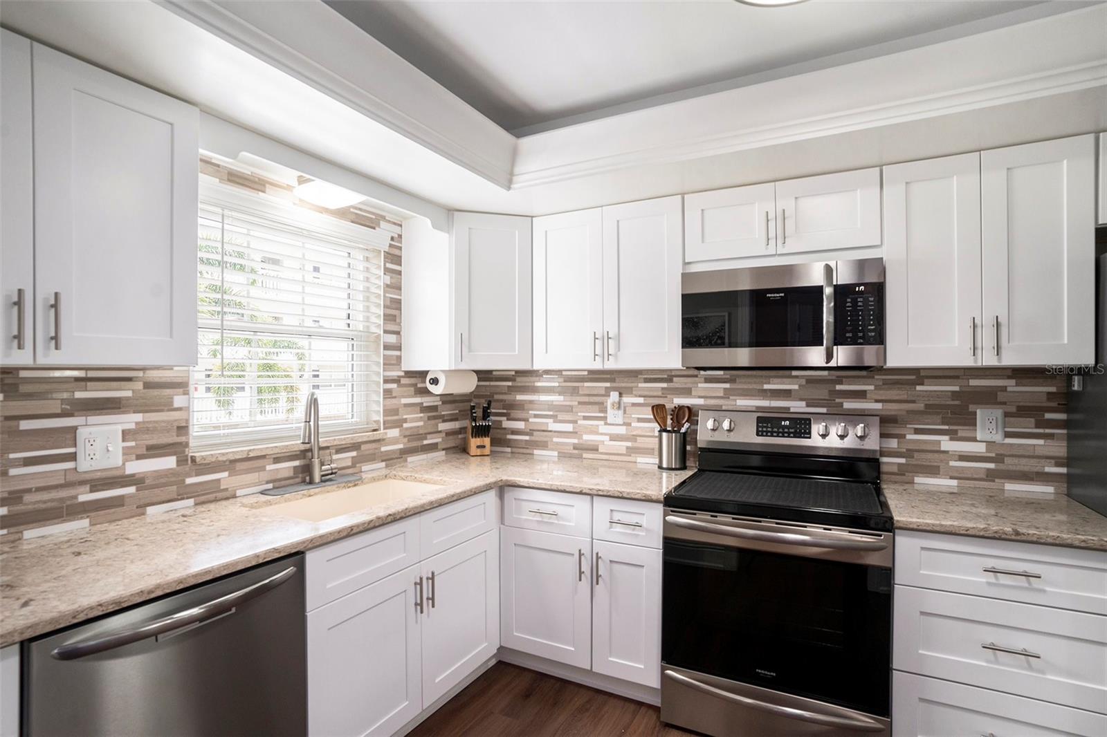 139 BLUFF VIEW DR #202, BELLEAIR BLUFFS, FL, 33770