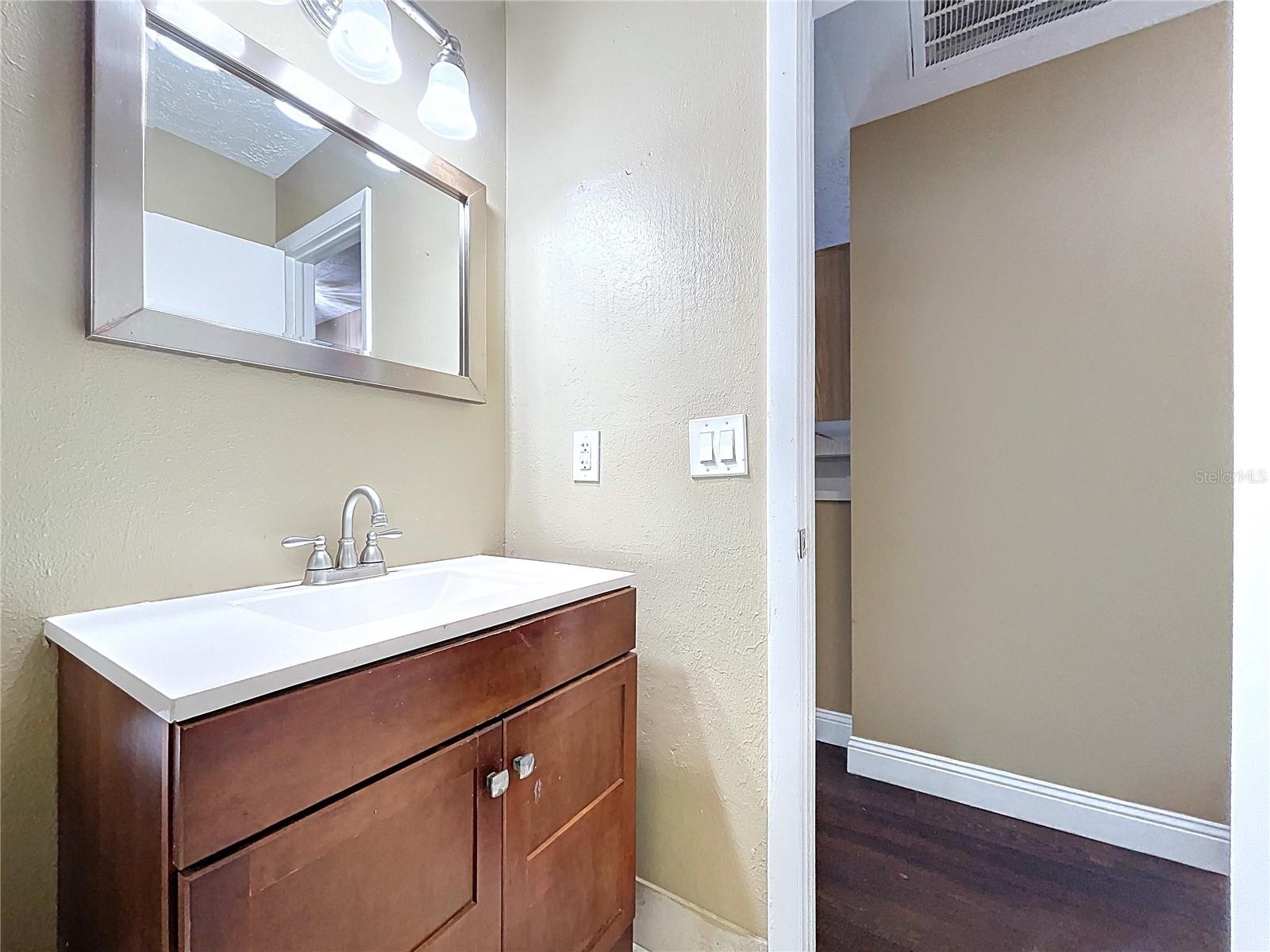 9476 FOREST HILLS PL #0, TAMPA, FL, 33612