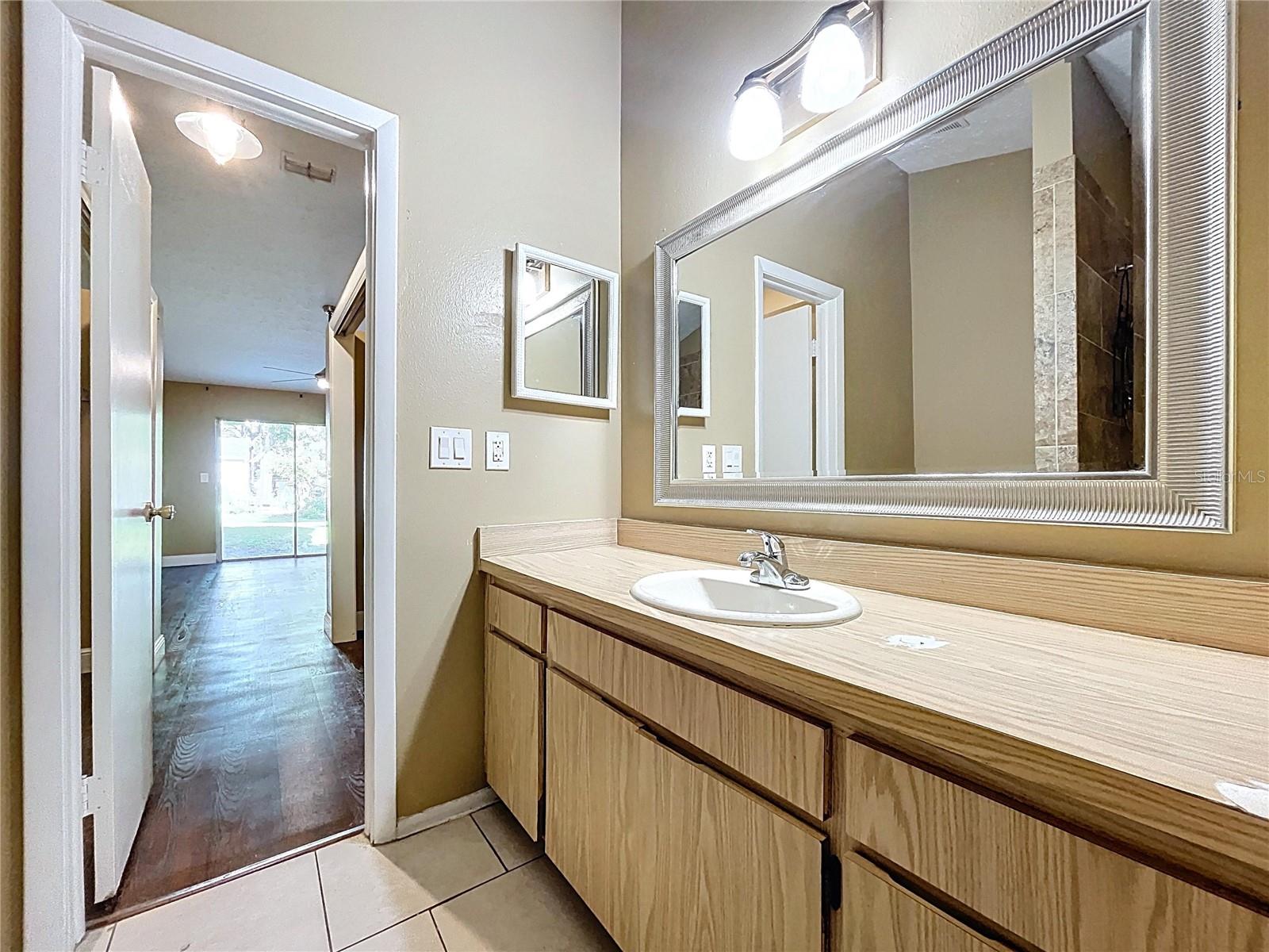 9476 FOREST HILLS PL #0, TAMPA, FL, 33612