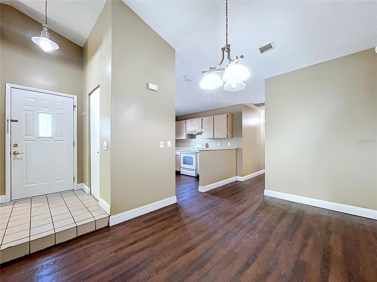 9476 FOREST HILLS PL #0, TAMPA, FL, 33612